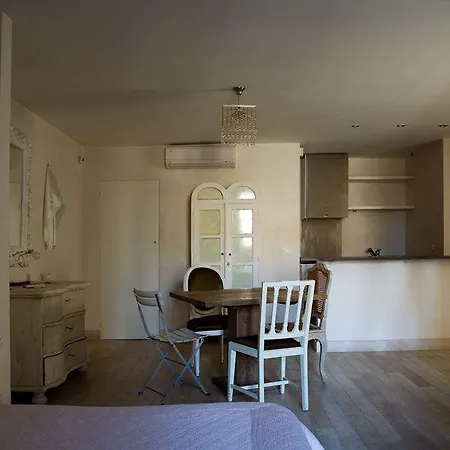 Bb 22 Charming & Vendégház 4*