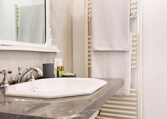 Bb 22 Charming & 4* Palerme